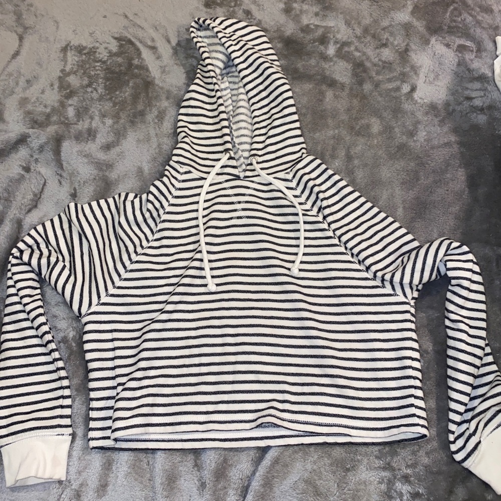 Divided Striped Cropped Hoodie